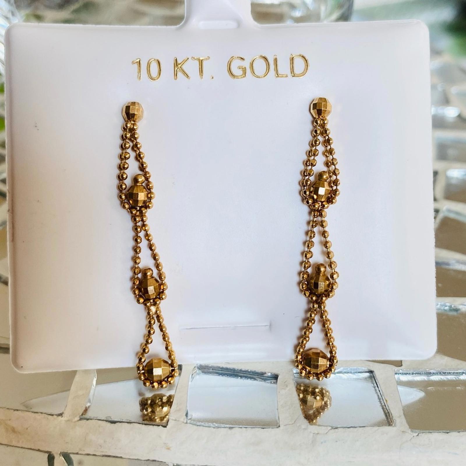 10 Kt Gold Dangle Earrings